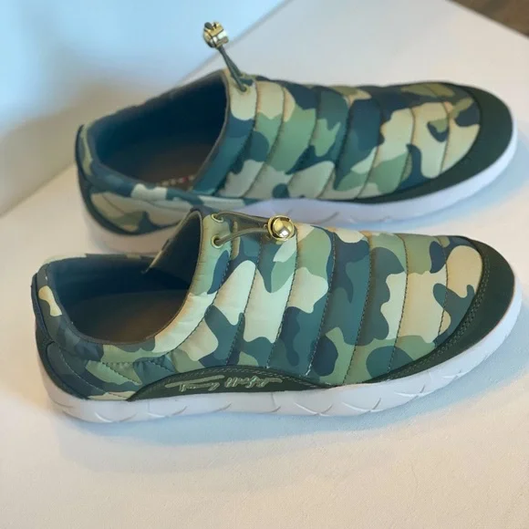 NWOT TOMMY HILFIGER QUILTED CAMO ADJUSTABLE WOMENS SLIP ON SIZE 8.5M - Picture 4 of 8